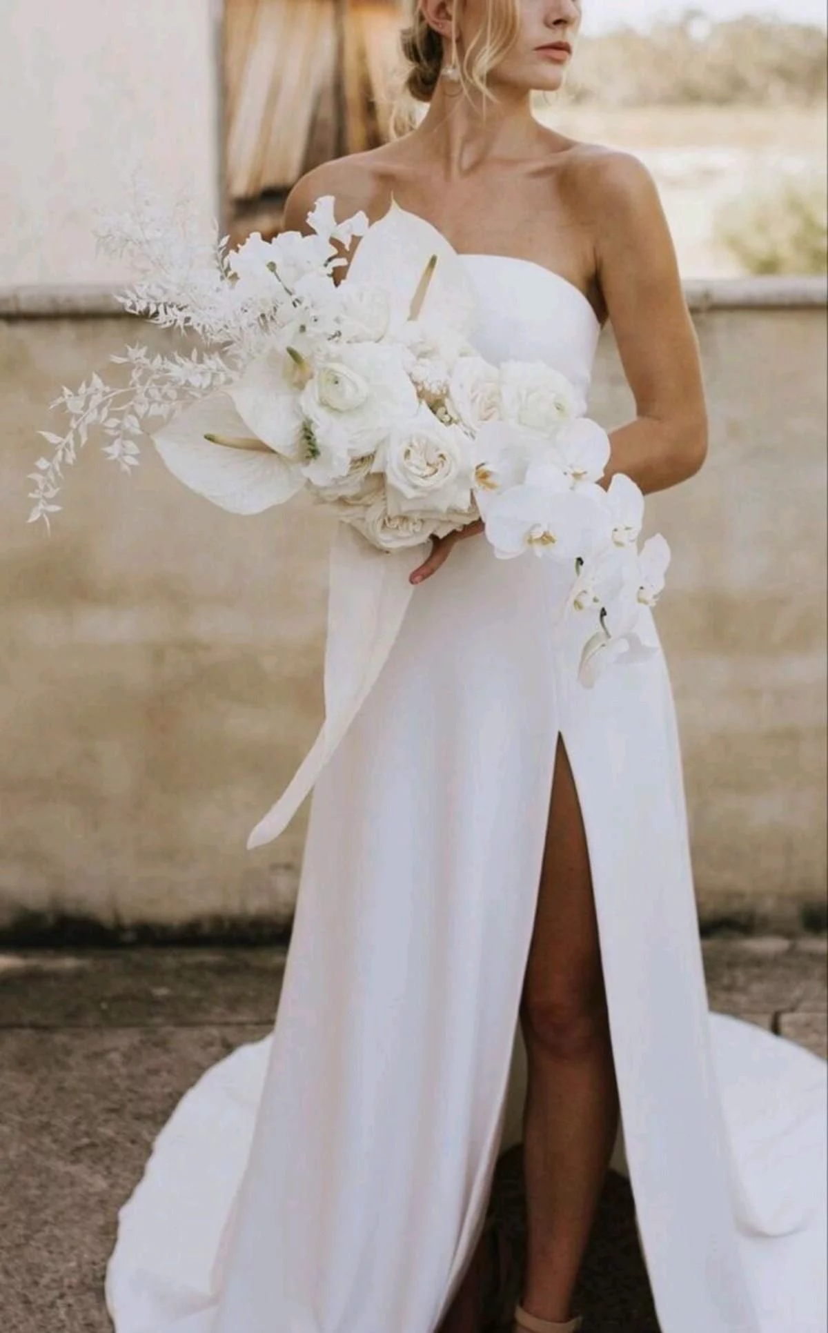 All-white bridal bouquet